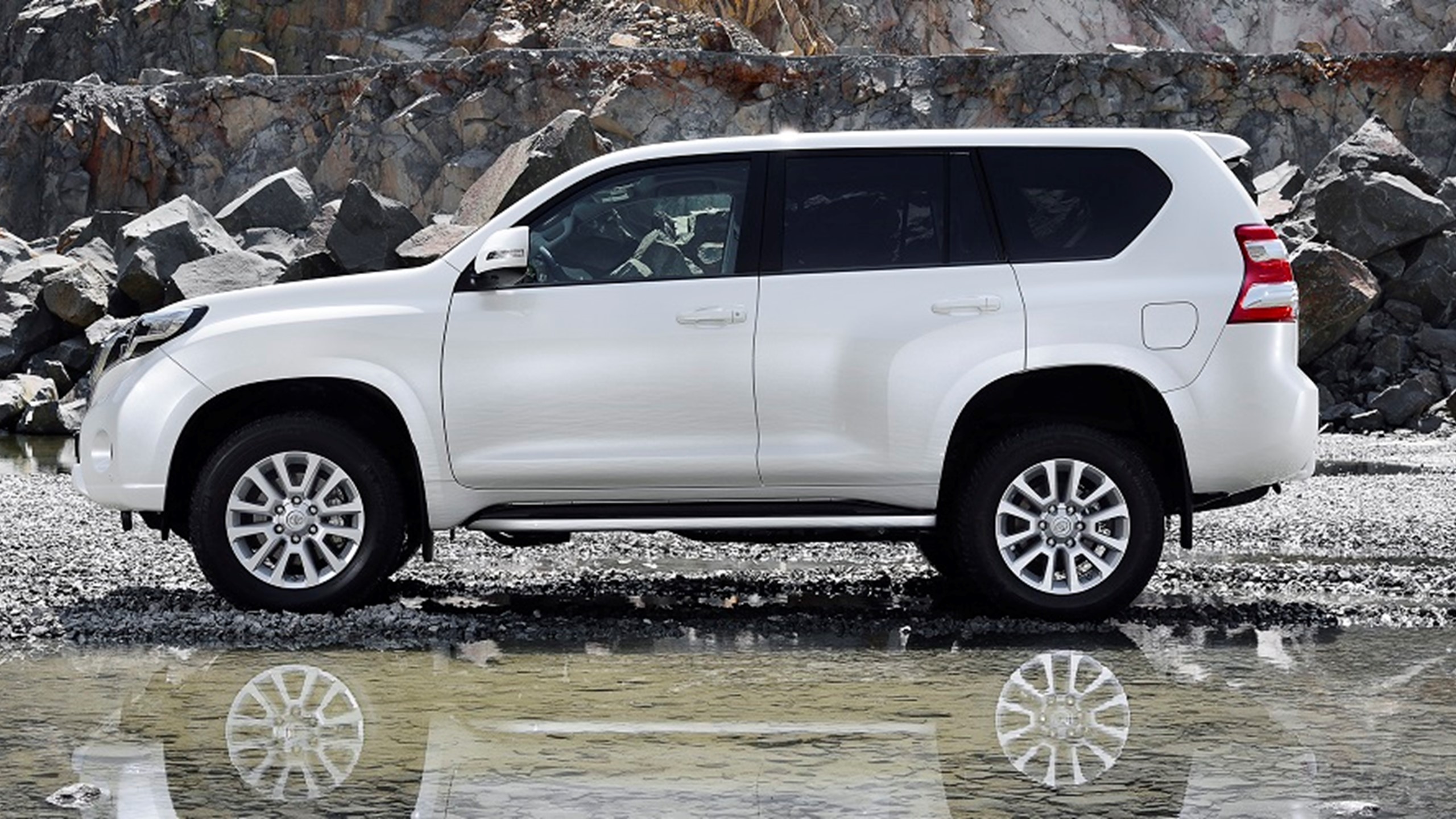 Land Cruiser 150 2013 Side Hvid Vand 1140X500